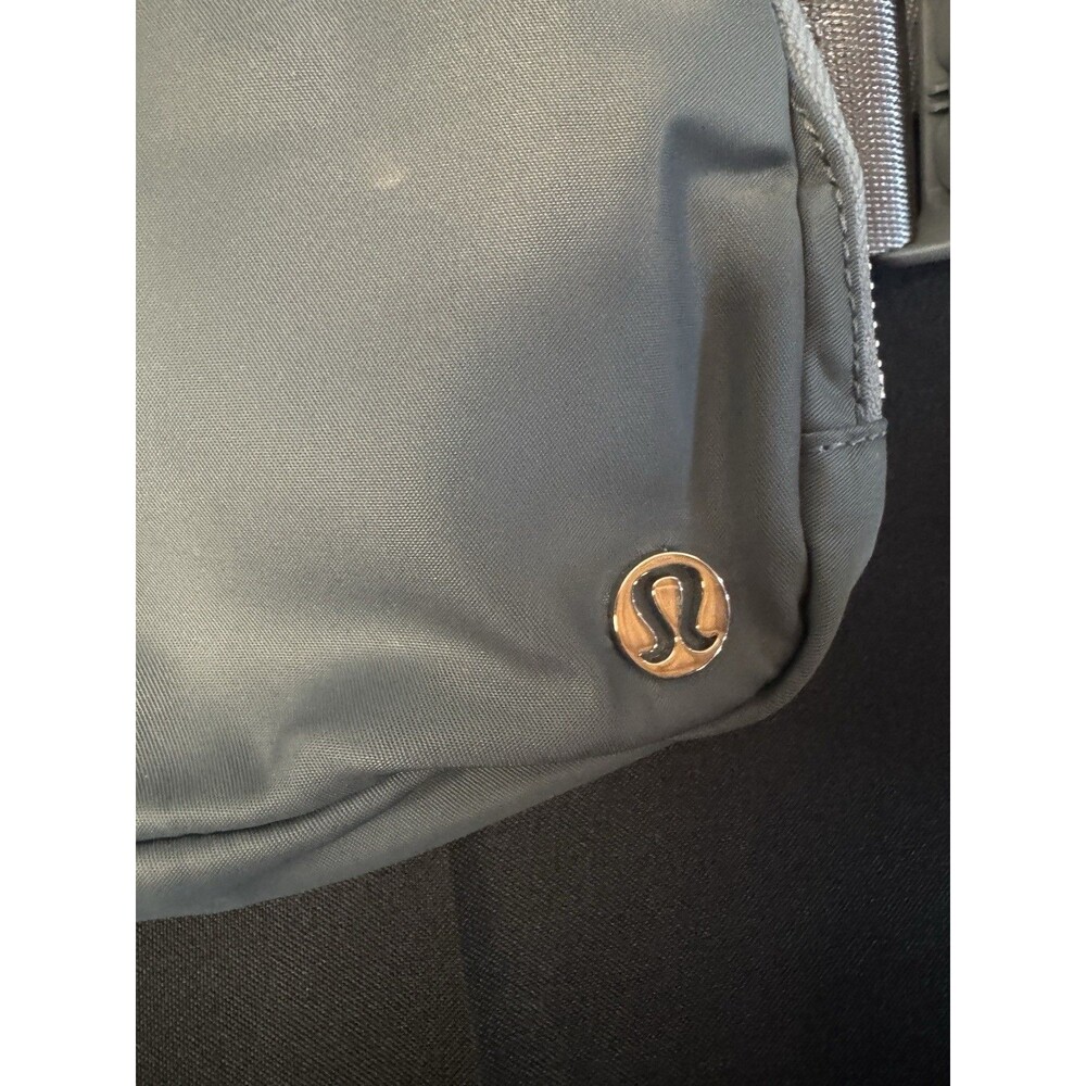 Lululemon Gray Original Everywhere Belt Bag 1L - Picture 2 of 2